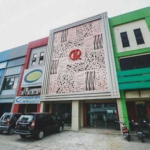 Hotel Reddoorz @ Kawasan Industri Jababeka Bekasi Exterior photo