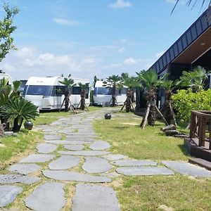 Jeju Platinum Caravan Togŭnnae Exterior photo