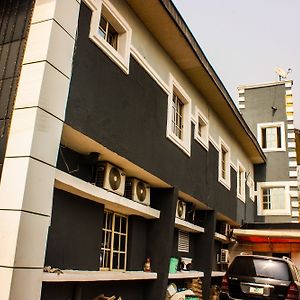 Oakland Suites Lagos Exterior photo
