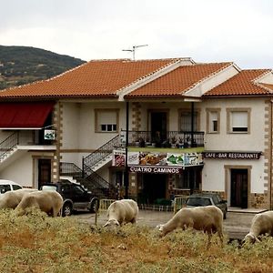 Hotel Alojamiento CR Cuatro Caminos San Pablo de los Montes Exterior photo