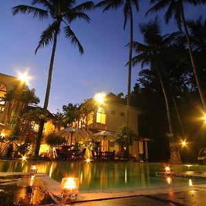 Hotel Sarasvati Borobudur Magelang Exterior photo