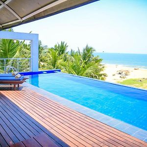 Hotel The Cove Negombo Exterior photo