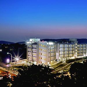 Corporate Stays Hotel Mahindra World City Exterior photo