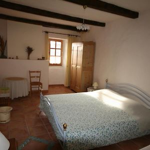 Mas Des Tours Chambre D'Hotes Bed and Breakfast Tornac Exterior photo