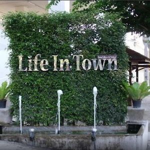 Hotel Life In Town Chiangmai Chiang Mai Exterior photo