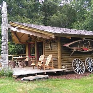 Chambre D'Hote Atypique "Trappeur" West Little Ranch Bed and Breakfast Guiscriff Exterior photo