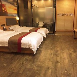 Thank Inn Plus Hotel Jiangsu Huaian Qingpu District Evergrande Huai'an  Exterior photo