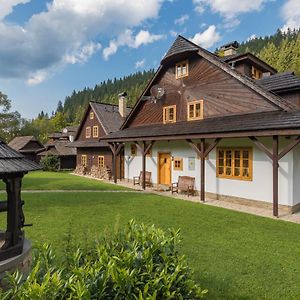 Valašské chalupy Resort Velké Karlovice Exterior photo