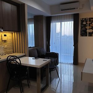 Apartemen Grand Sungkono Lagoon Venetian. Surabaya Exterior photo