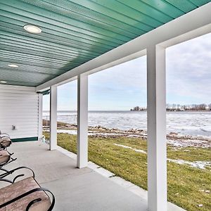 Waterfront Bay City Home With Dock And Boat Launch! Exterior photo