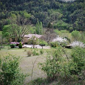 Maison D'Hotes Ainsi Soie T-Il Bed and Breakfast Combovin Exterior photo