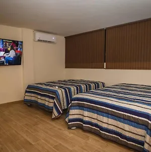 habitacion , tipo hotel 4 personas aire acond,, independiente, nuevo TV smart 60 pulgadas Ciudad Valles Exterior photo