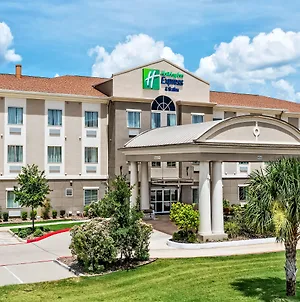 Holiday Inn Express&Suites Cotulla Exterior photo