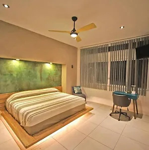 Penthouse -Sky At Mikasa- Fast Wifi, King Bed, Ac & Pool Apartamento Puerto Escondido  Exterior photo